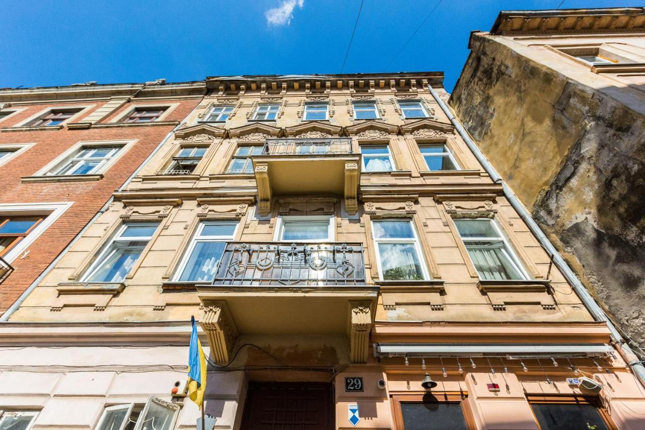 Квартира Подобово На Площі Ринок 39 Сам Центр Львова Lviv Exterior foto