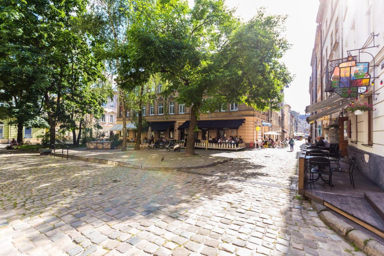 Квартира Подобово На Площі Ринок 39 Сам Центр Львова Lviv Exterior foto